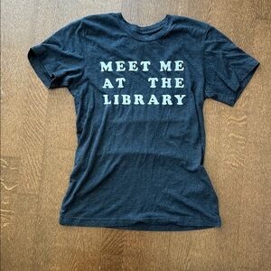 meet me at the library black graphic short sleeve tee